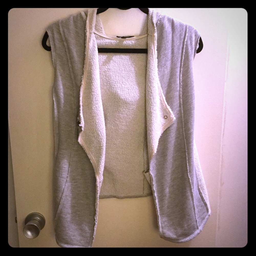 Casual vest with hood